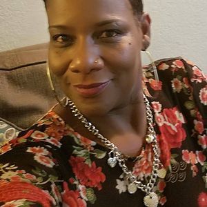 Meet your Posher, Ewana